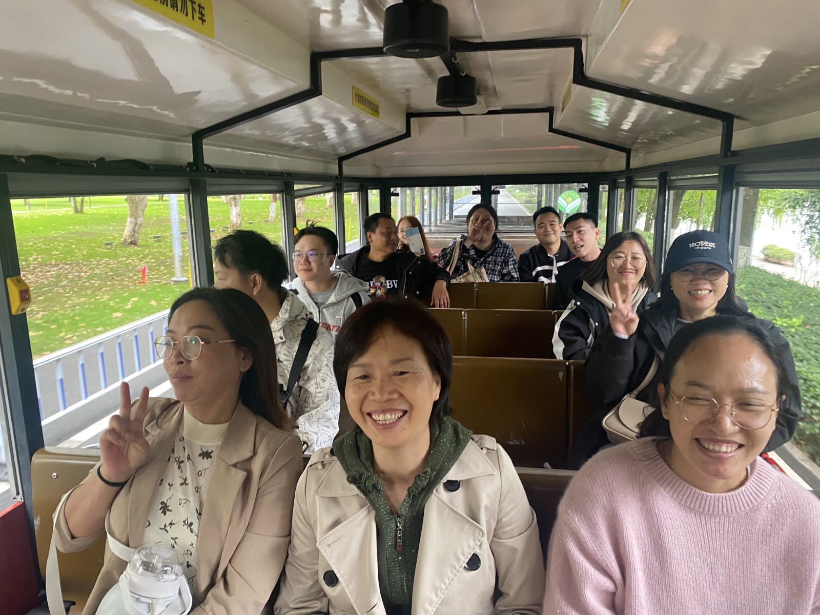 易順建工集團有限公司5天湖南團建旅行圓滿結束！