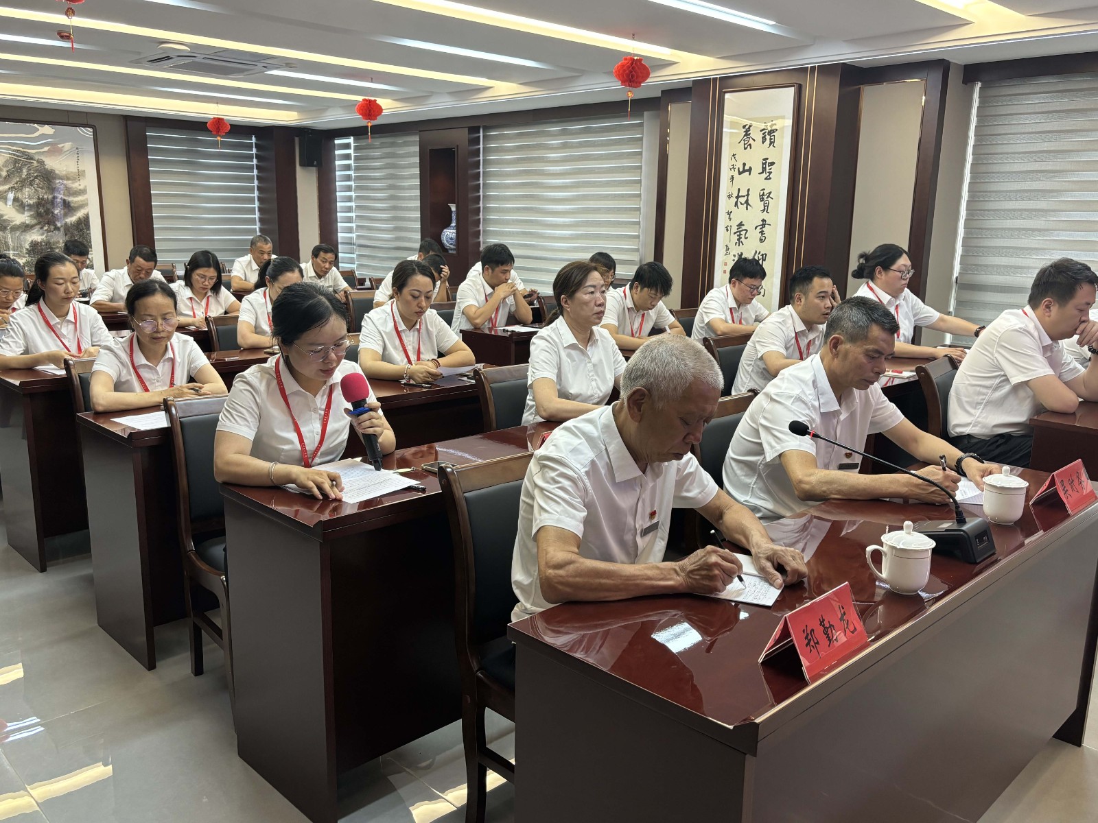 易順建工集團(tuán)有限公司召開(kāi)2024年中總結(jié)及下半年工作部署會(huì)議